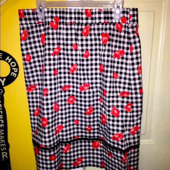 Gorgeous Gingham Checkered Skirt! - Picture 4 of 10